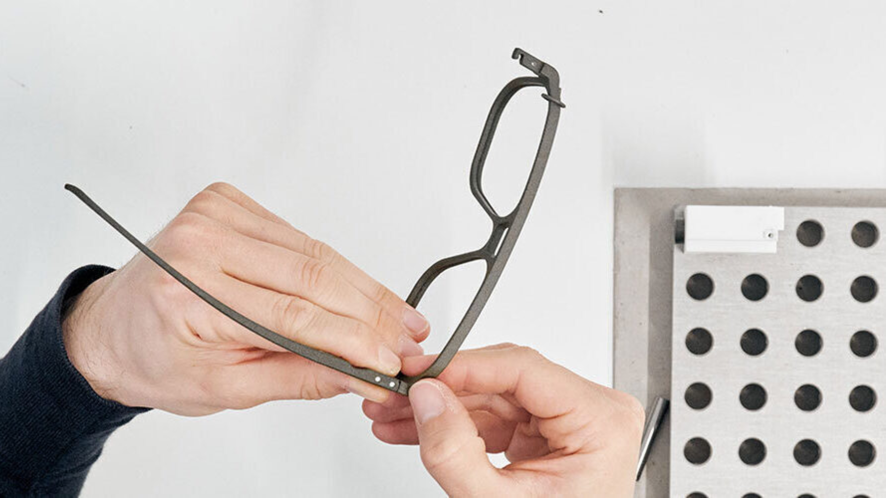 LARS Brillen swiss made Korrekturbrillen bei Strebel Optik